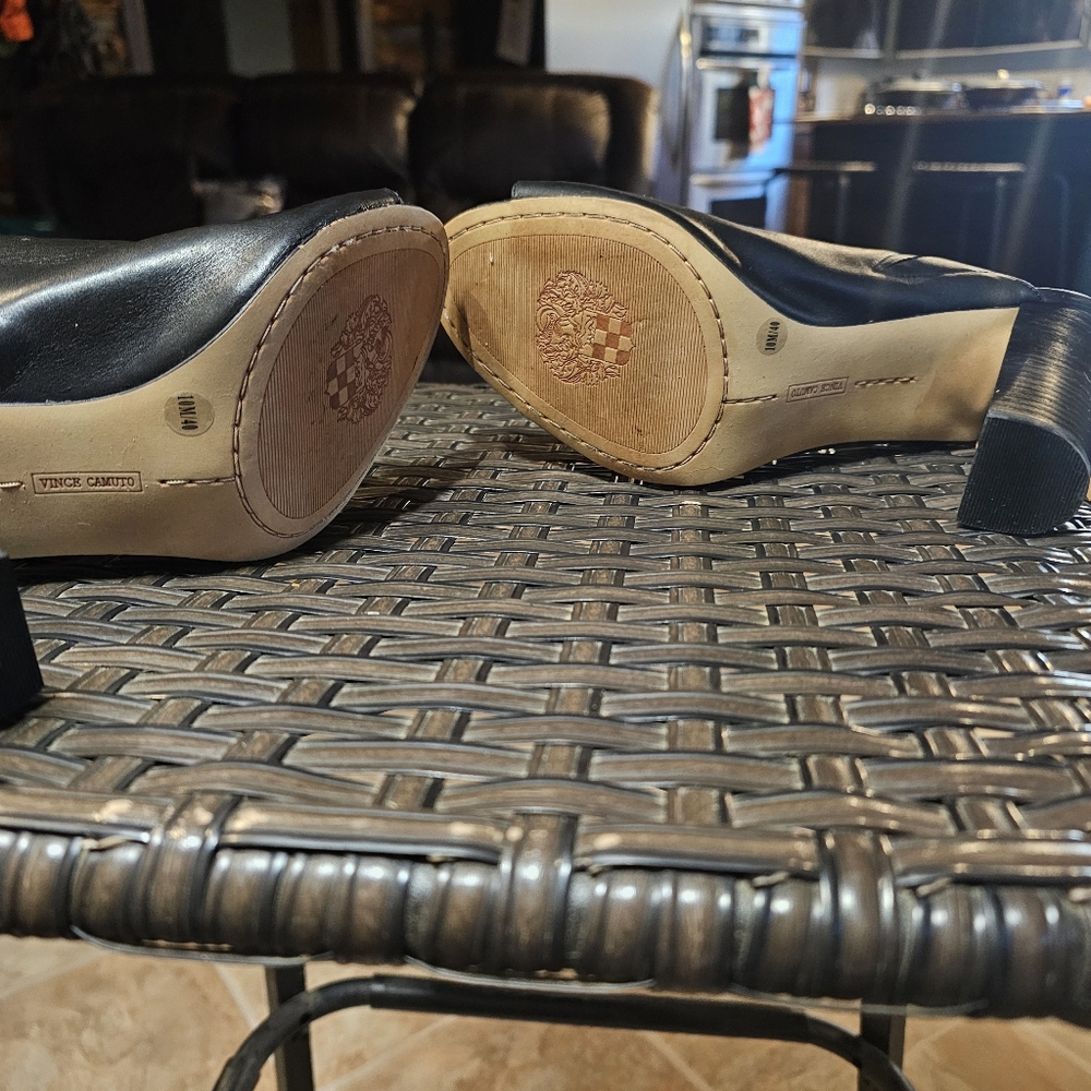Black Open-Toe Block Heel Mules - Womens - Picture 7 of 14